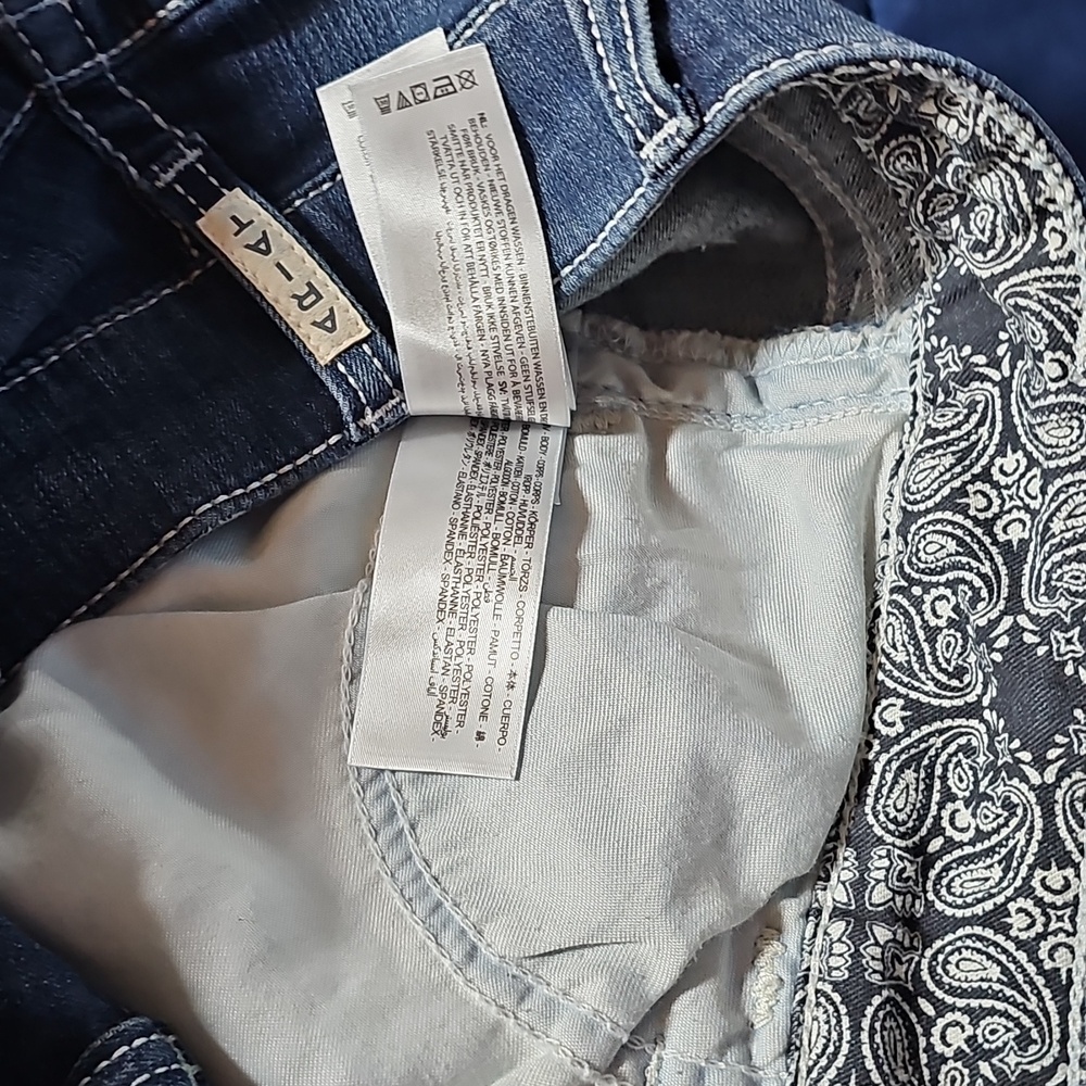 Ariat Indigo Bootcut Jeans with White Contrast Stitching - Picture 12 of 16